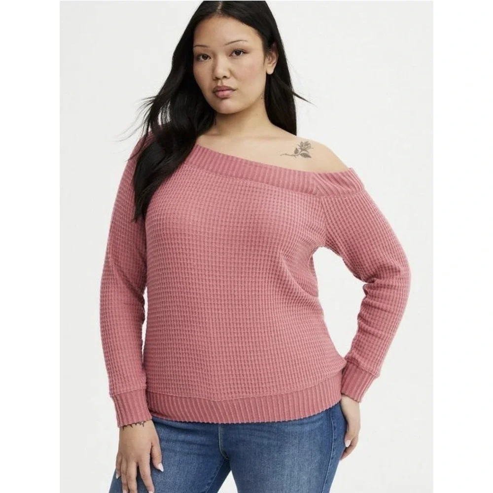 Torrid Off Shoulder Waffle Knit Sweatshirt Pink Size 0  12 Plus Soft Cozy NWT - Picture 2 of 11